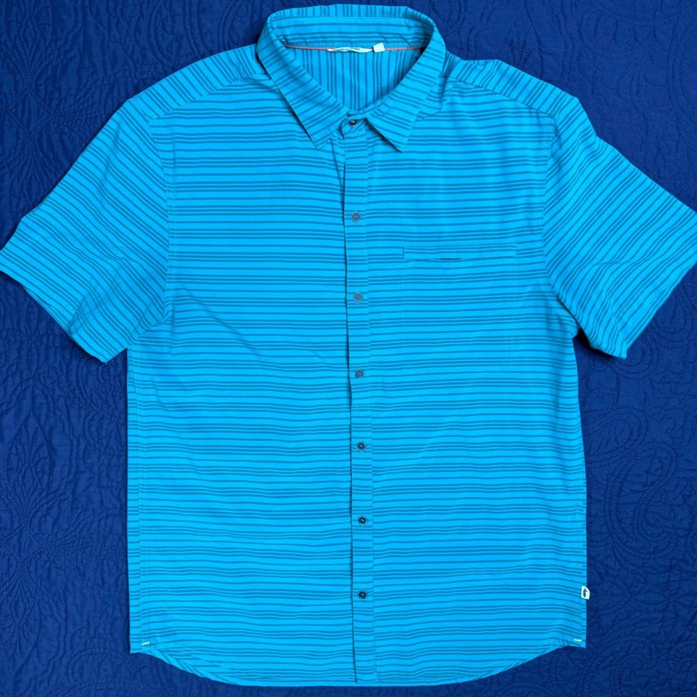 Cotopaxi Mens‎ Blue Striped Short Sleeve Button Down Shirt Size Large Llama Logo